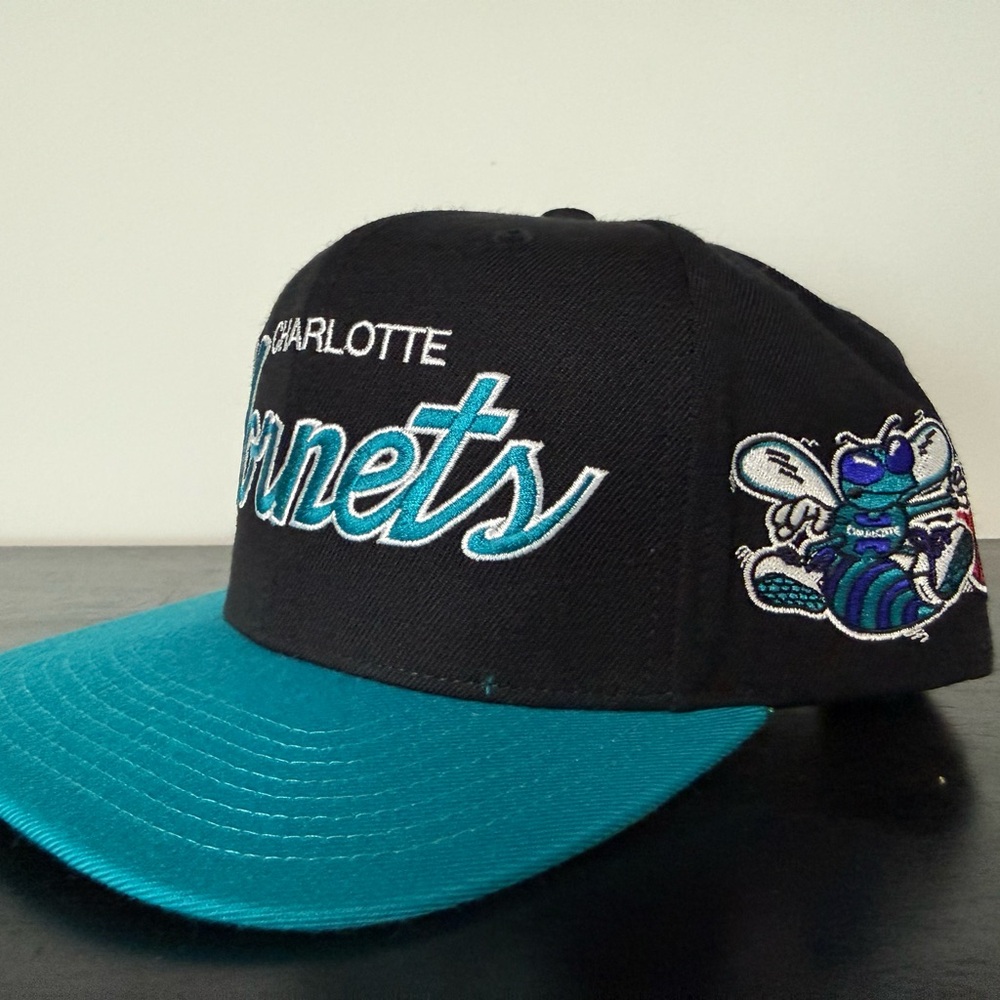 Charlotte Hornets Mitchell & Ness snap back Black & Teal Snapback Hat
